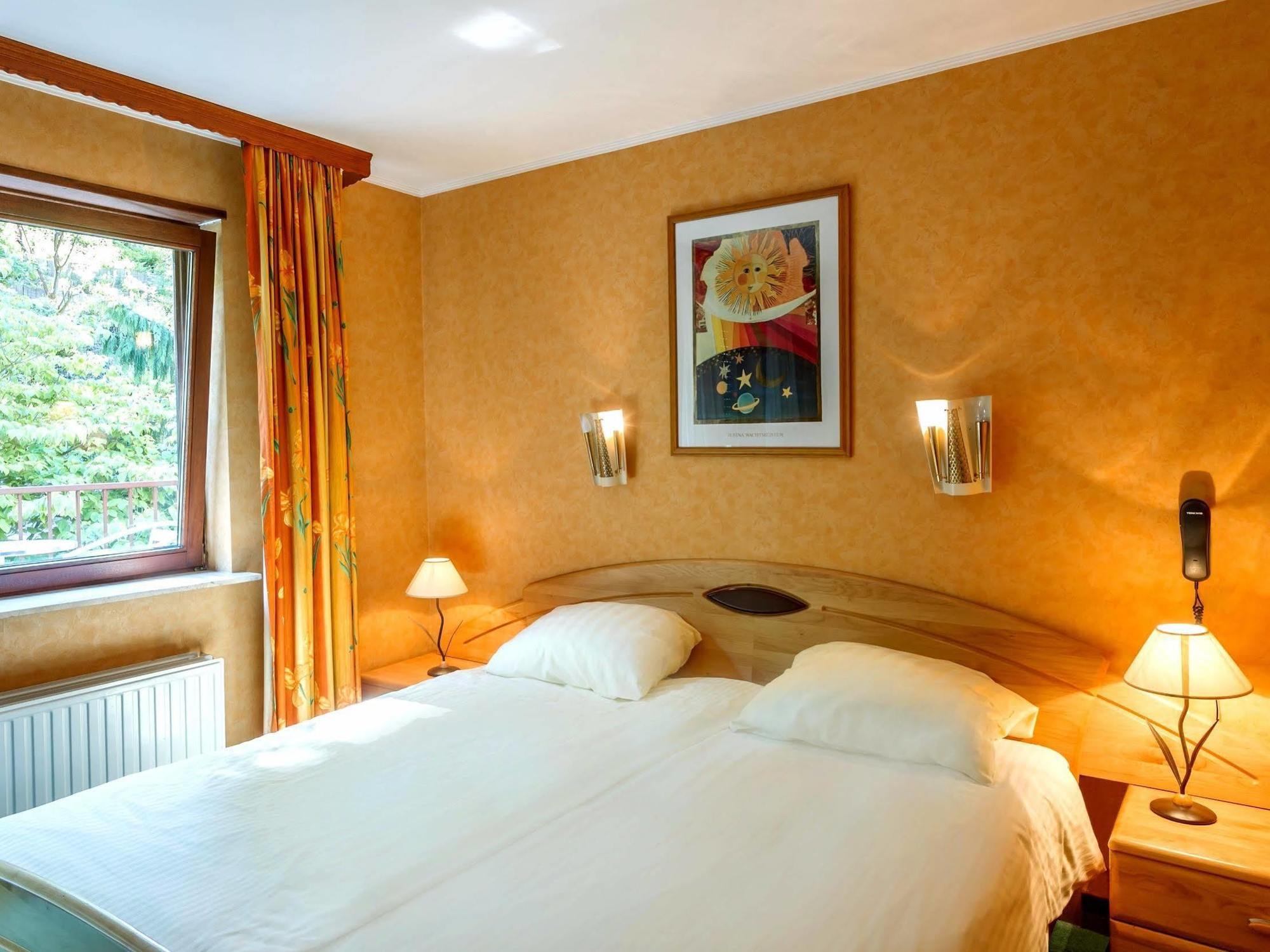Hostellerie Val Fleuri Mersch Екстер'єр фото
